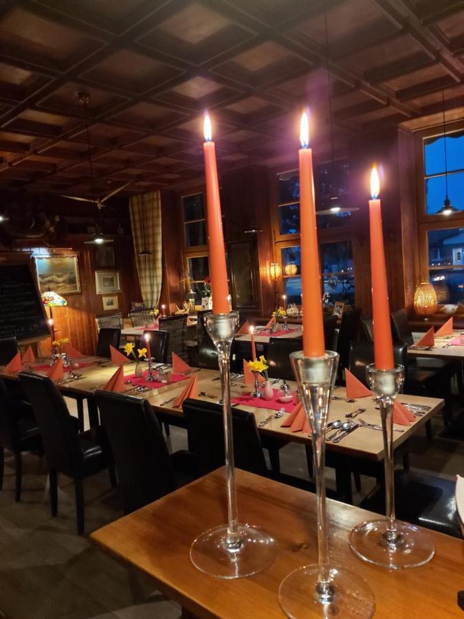 Pension & Restaurant "Alte Schule" Kluis Екстериор снимка