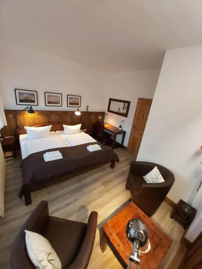 Pension & Restaurant "Alte Schule" Kluis Екстериор снимка