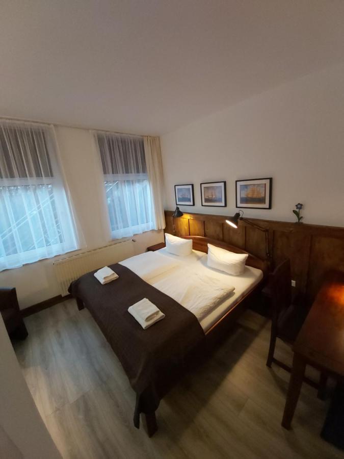 Pension & Restaurant "Alte Schule" Kluis Екстериор снимка