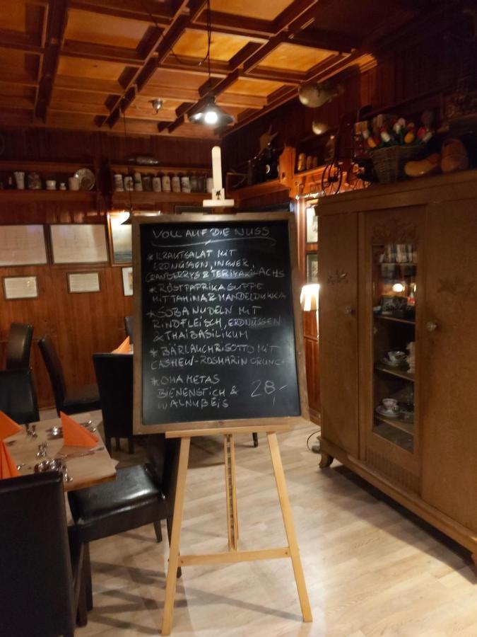 Pension & Restaurant "Alte Schule" Kluis Екстериор снимка
