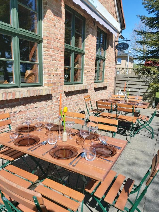 Pension & Restaurant "Alte Schule" Kluis Екстериор снимка