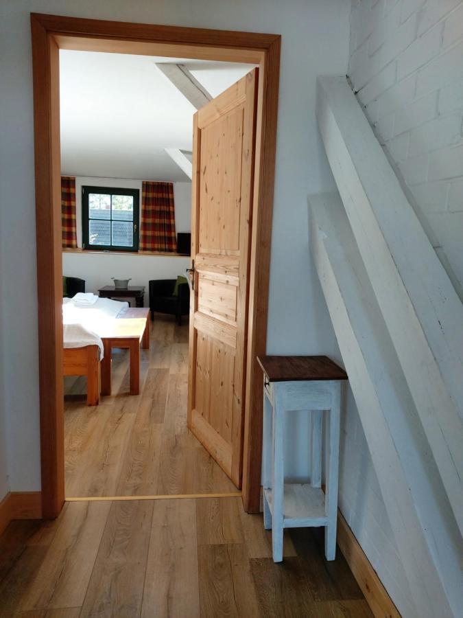 Pension & Restaurant "Alte Schule" Kluis Екстериор снимка