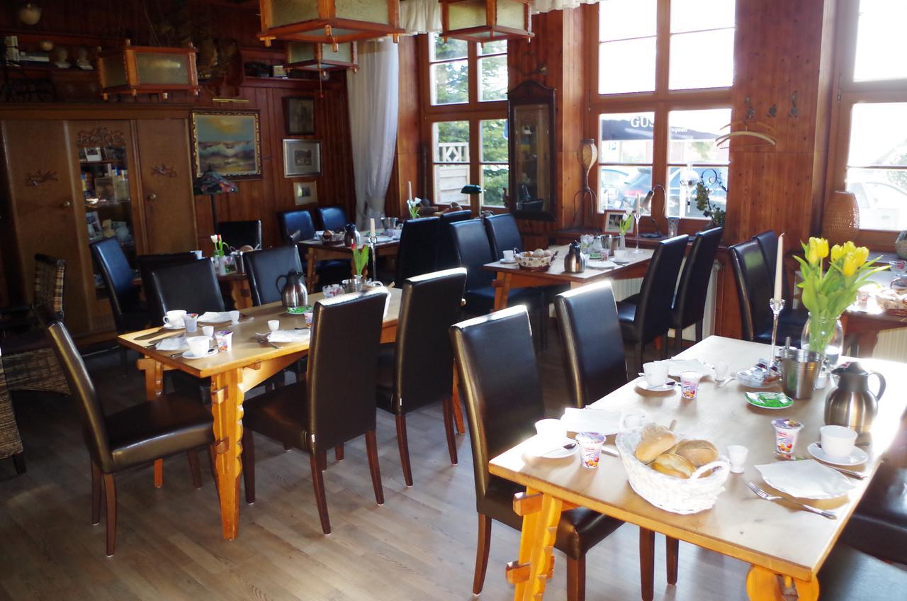 Pension & Restaurant "Alte Schule" Kluis Екстериор снимка